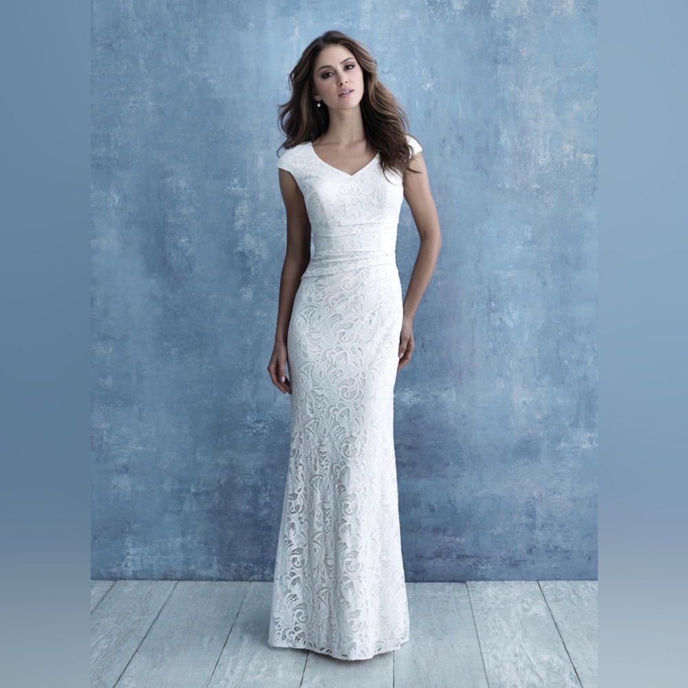 Modest Wedding Gown Size 18 Allure Unaltered NEW